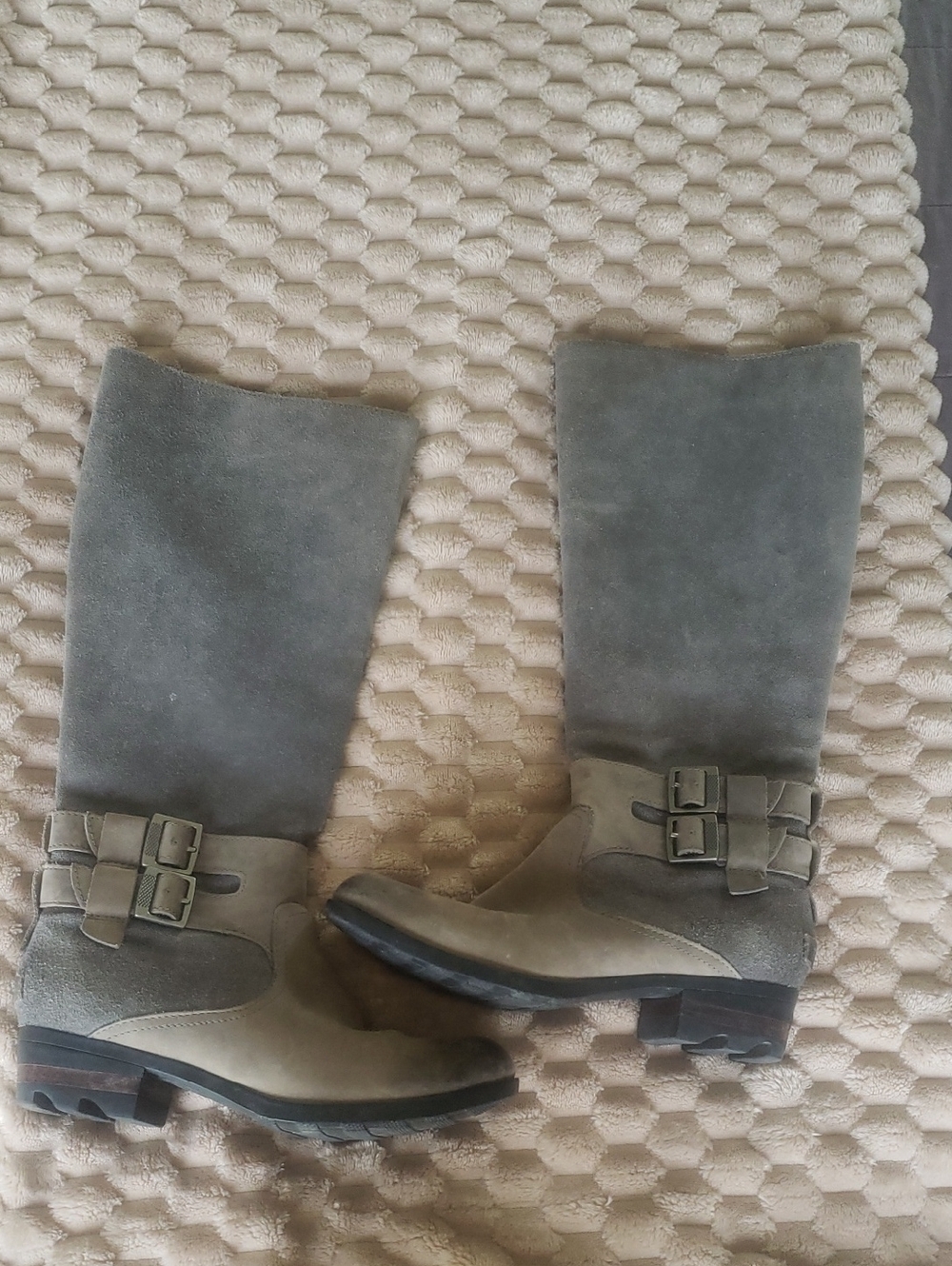 Sorel Grey Suede Boots with Grey Trim